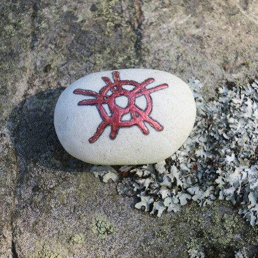 Shamaanikivi punainen AURINKO- sun 6x4x3cm, 126g kvartsi nro 16