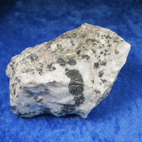 Kalsiitti, pargasiitti ym 424g 95x60x45mm  Parainen Hi75a 