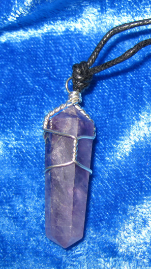 Riipus ametisti kaksikärkinen