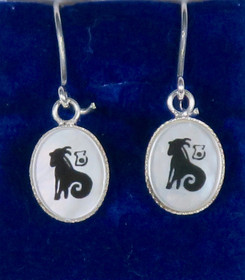 Korvakorut KAURIS CAPRICORN,  925-hopea ja simpukka