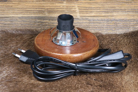 Lampun jalusta ruskea puualusta, halk. 11cm, musta johto katkaisijalla