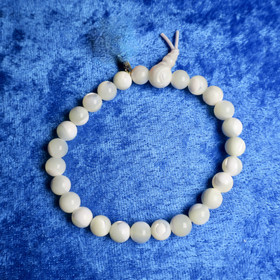 Rannekoru helmiäinen, 7mm luonnonvalkoinen, EXTRA-laatu