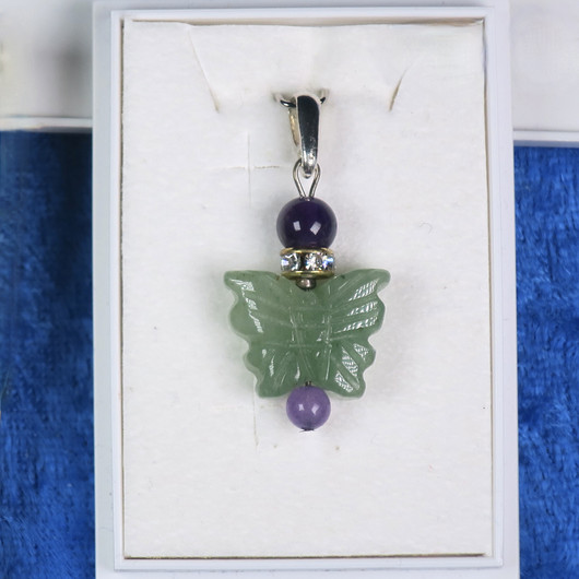 Riipus aventuriini perhonen, ametistit