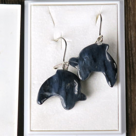 Korvakorut dumortieriitti delfiini