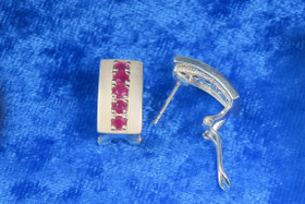 Hopeakorvakorut 5 viistehiottua rubiinia