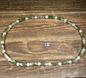 Helmet nefriittihelmet ja kuukiviä 45cm