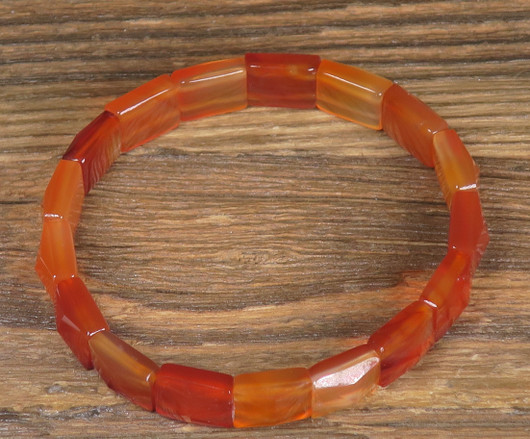 Rannekoru karneoli viistehiotut palat