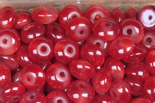 Karneoli synteettinen litteä 8x5mm punainen irtohelmi