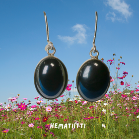 Hopeakorvakorut hematiitti ovaali