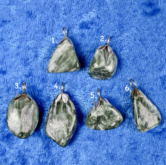 Riipus klinokloori rumpuhiottu onnenkivi -Serofinit