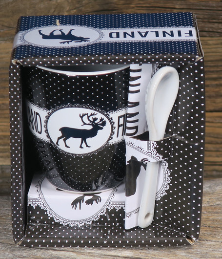 Espressokuppi ja lusikka Poro, Finland. Mustavalkoinen nro f99c