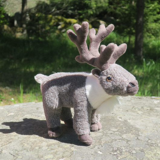 Pehmolelu metsäpeura harmaa