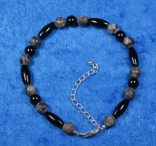 Rannekoru fossiilijaspis ja onyksi 19-24cm FOS74