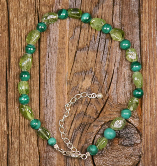 Rannekoru malakiitti ja peridootti 18-23cm Olive1