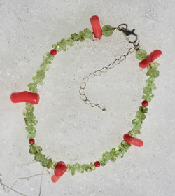 Rannekoru peridootti, koralli, akaatti 18-23cm Olive2