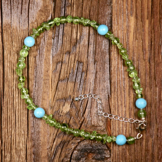 Rannekoru peridootti ja turkoosivärjätty magnesiitti 22-27cm Olive3 