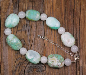 Rannekoru krysopraasi  litteä ja 8mm lumikvartsi 20-25cm