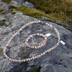 Helmet monivärinen turmaliini ja kuukivi 50cm. TUR5 