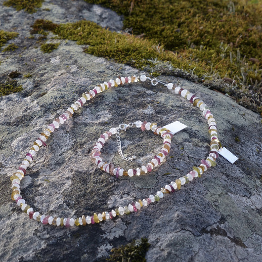 Rannekoru turmaliini monivärinen ja kuukivi 18-23cm TUR5