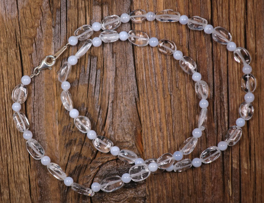 Helmet topaasi ja kalsedoni sirot. TOPA2