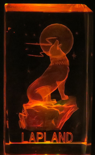 Kristallikuutio 6cm, Susi ulvoo kuuta, Lapland