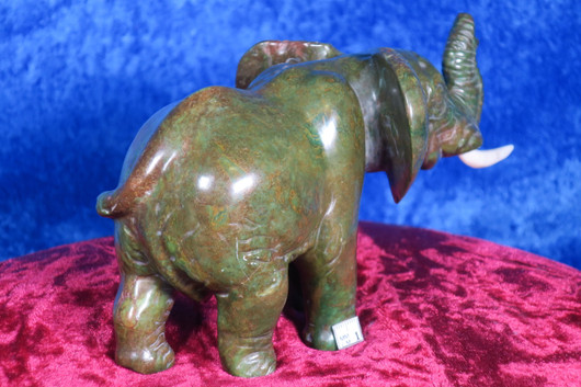 Kiviveistos Elefantti, verdiittinorsu paino 900g Muvez21