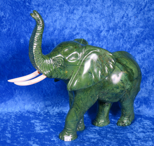 Kiviveistos elefantti, vihreä verdiittinorsu 2750g Muvez22