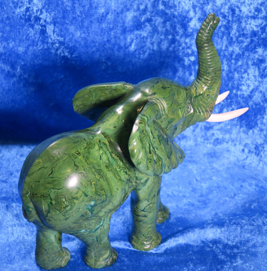 Kiviveistos elefantti, vihreä verdiittinorsu 2750g Muvez22