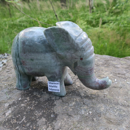 Kivieläin elefantti, marmorinorsu 2550g