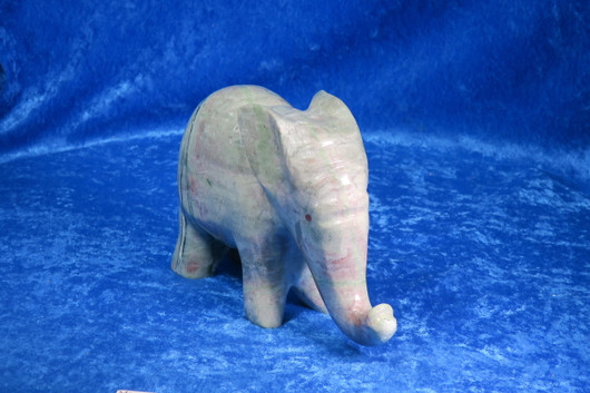 Kivieläin elefantti, marmorinorsu 2550g