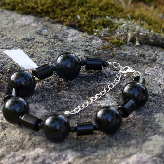 Rannekoru haukansilmä 12mm ja onyksit  Hawk1b