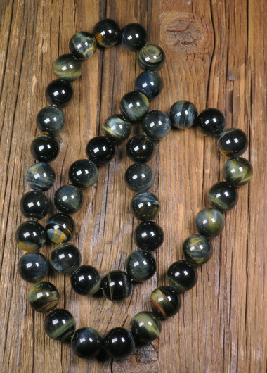 Helmet haukansilmä 65cm, isot 16mm kivihelmet