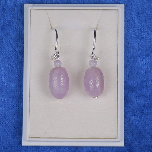 Korvakorut kunziitti, pitkä kunziittihelmi 