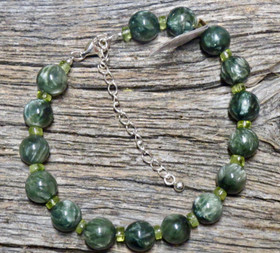 Rannekoru  klinokloori ja peridootti  18-23cm klipe1