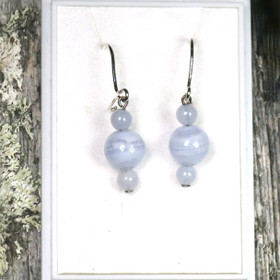 Korvakorut kalsedoni pitsiakaatti 484, KAISA