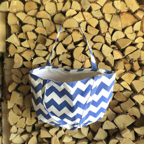 Olkalaukku sinivalkoinen, iso, vetoketjulla