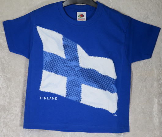 T-paita Suomen lippu liehuva, koko 104cm kids