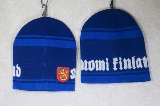 Pipo Finland, brodeerattu vaakunaleijona, royal sininen