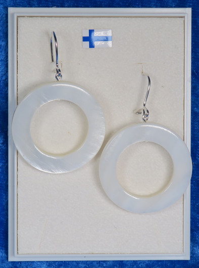 Korvakorut helmiäinen luonnonvaalea rengas