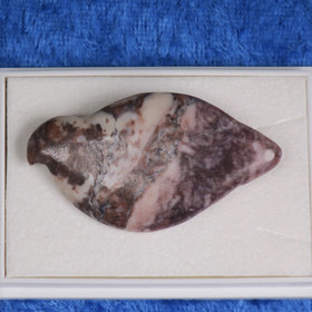 Rintakoru riekko, marmori. Suomi