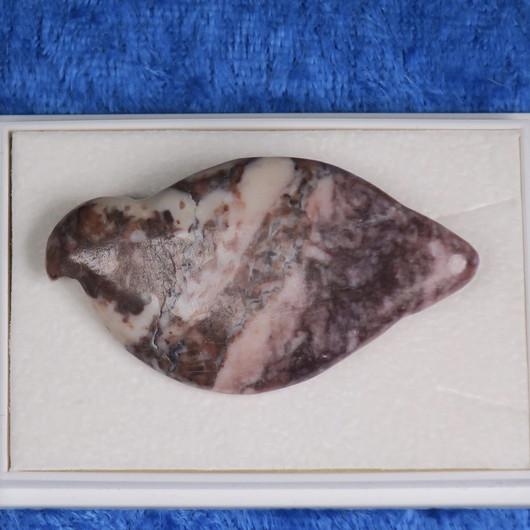 Rintakoru riekko, marmori. Suomi