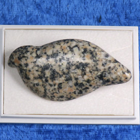 Rintakoru riekko, graniitti  Suomi