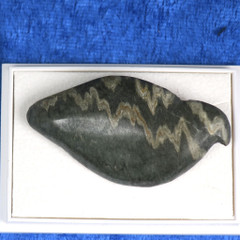 Rintakoru riekko, vihreä saharaitainen tuffiitti Suomi 