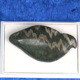 Rintakoru riekko, vihreä saharaitainen tuffiitti Suomi 