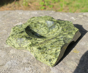 Kulho, tuikkualusta 583g jaloserpentiini