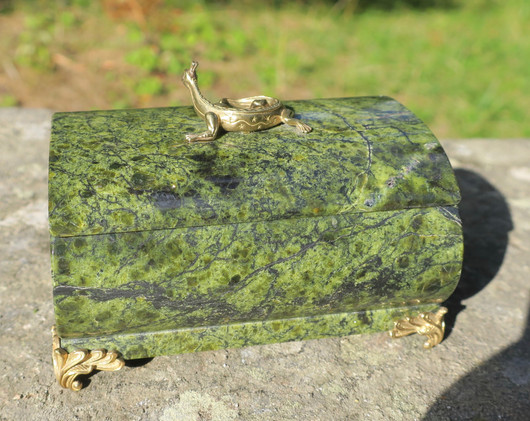 Rasia jaloserpentiini kivirasia kannella nro5