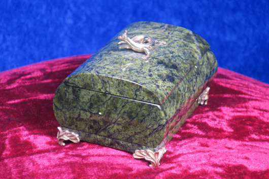 Rasia jaloserpentiini kivirasia kannella nro5