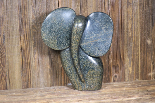 Kiviveistos elefantti serpentiini 2,5kg kivinorsu nro37