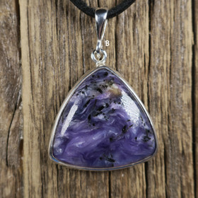 Hopeariipus tsharoiitti kolmio 925-hopea 64riB