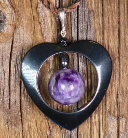 Riipus tsharoiitti ja hematiittisydän nro21